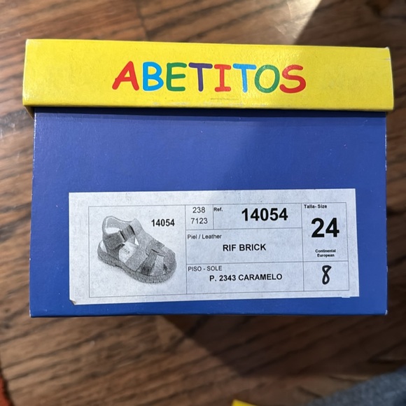 Abetitos Sandals - Picture 3 of 3